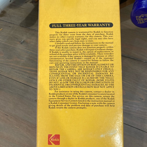 Vintage Kodak Ektralite 10 Camera with Built-In Electronic Flash - Picture 5 of 13